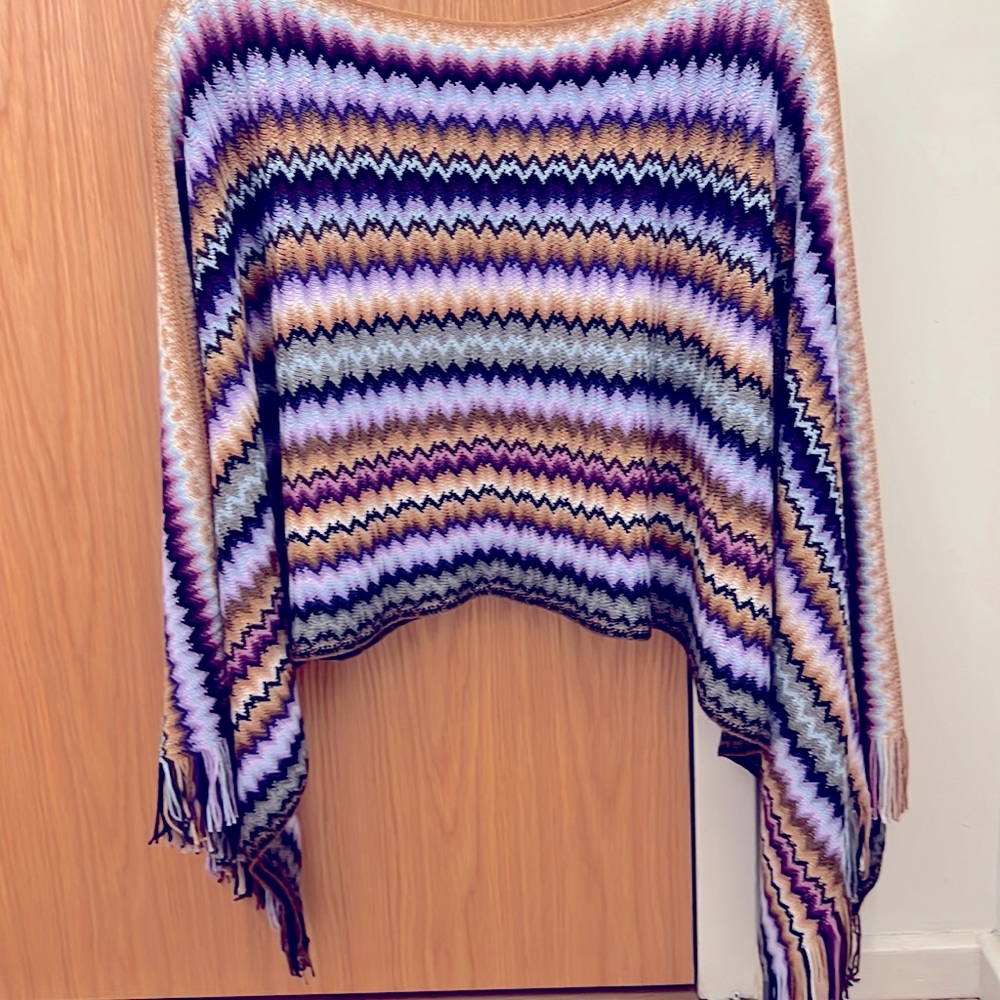 Missoni Poncho Wool. Purple, brown, gray and black. In excellent condition.